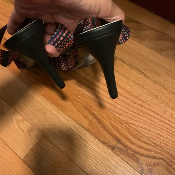 Multi colored wrap around heels - Picture 2 of 4